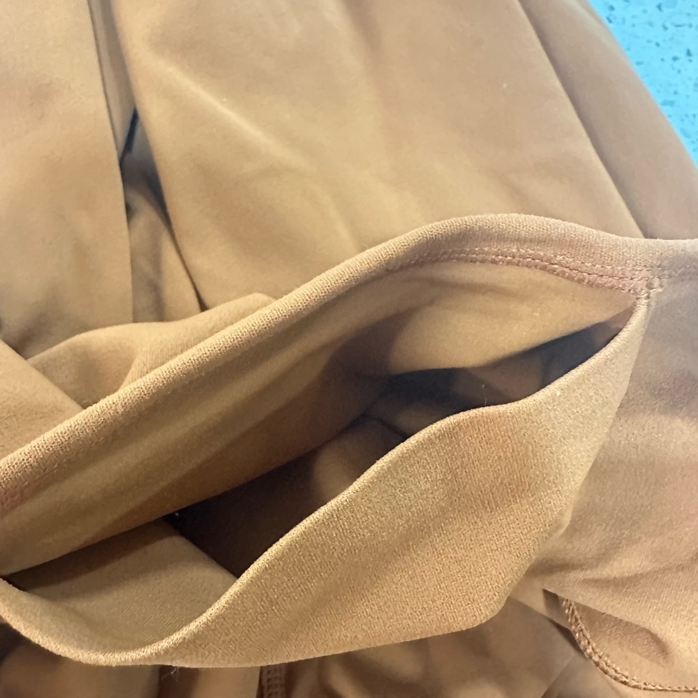 Nike Zenvy Rust Activewear Ensemble - Picture 5 of 7